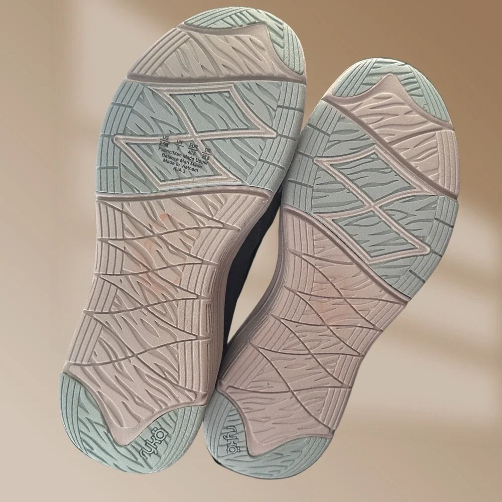 Ryka Women's Water-Repellent Quilted Slip On Extra Arch Support Everyday Sneaker - Picture 4 of 5